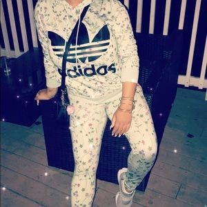 Adidas 2 piece set jogger suit